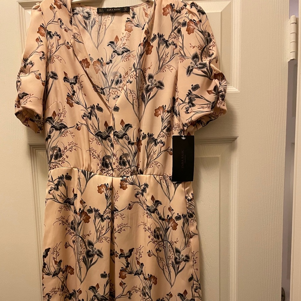 🇬🇧🇬🇧BRAND NEW WITH TAGS 🇬🇧London Zara dress